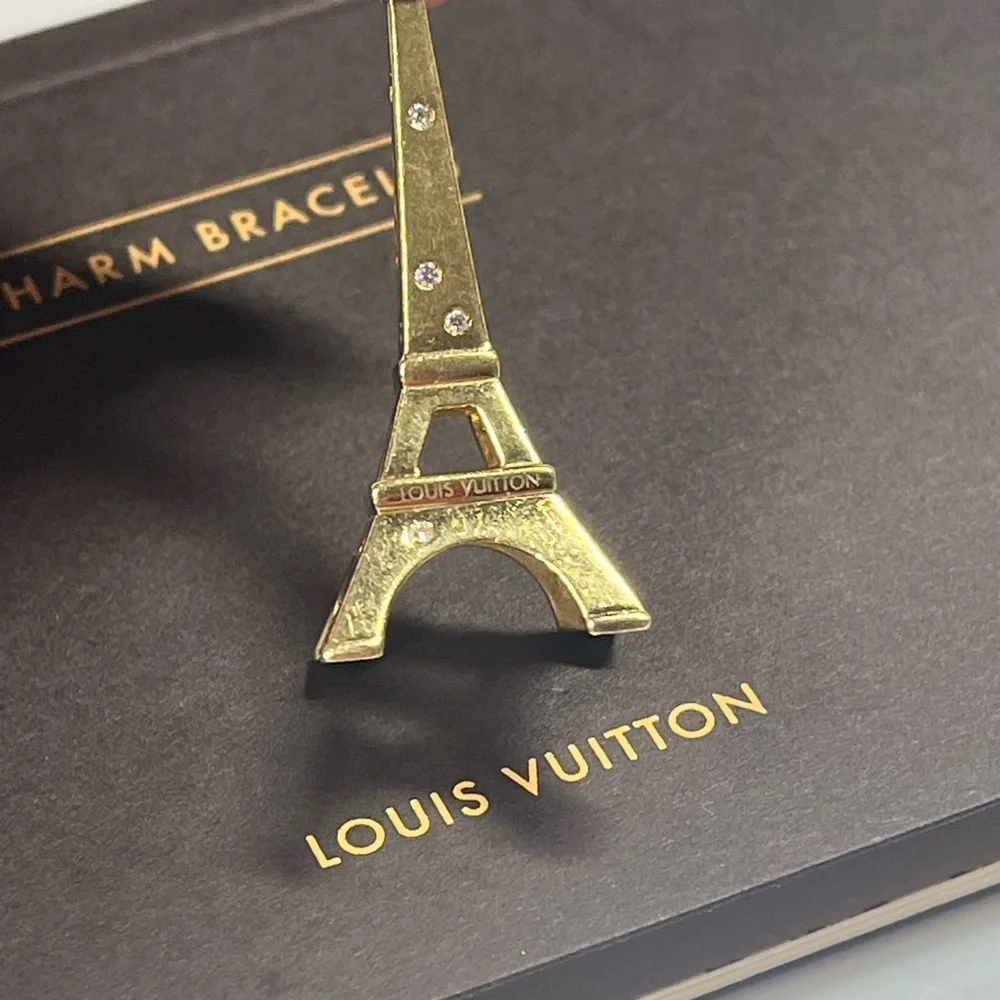 LOUIS VUITTON 18KT GOLD & DIAMOND EIFFEL TOWER CHARM/PENDANT